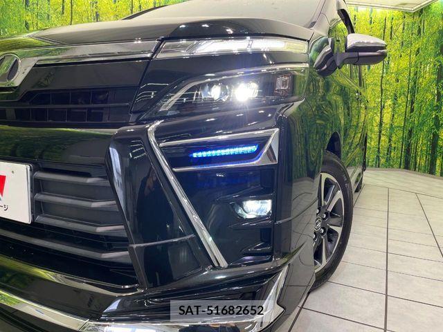 Toyota VOXY 2018-10 7458731-12