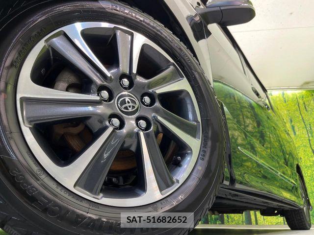 Toyota VOXY 2018-10 7458731-13