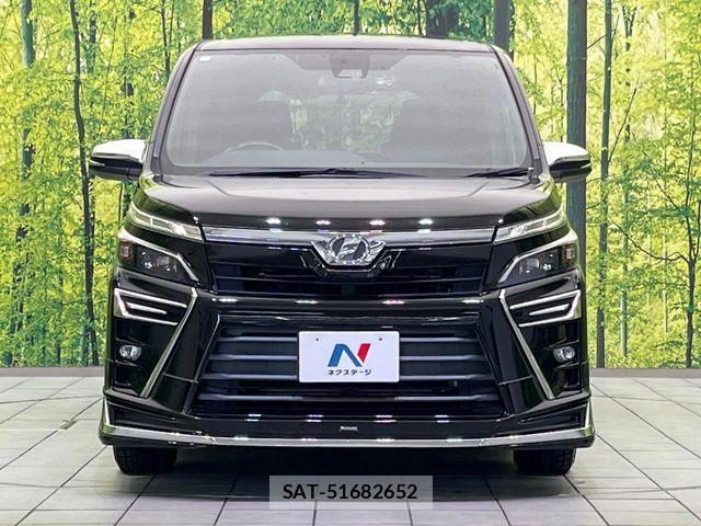 Toyota VOXY 2018-10 7458731-14