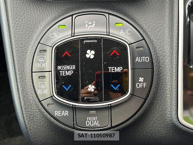 Toyota VOXY 2015-06 7458734-14