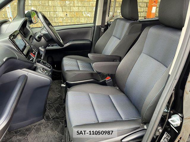 Toyota VOXY 2015-06 7458734-18