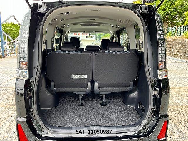 Toyota VOXY 2015-06 7458734-20