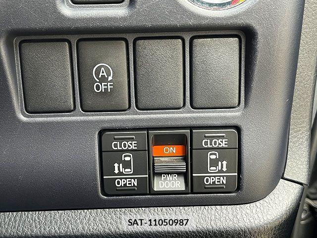 Toyota VOXY 2015-06 7458734-21