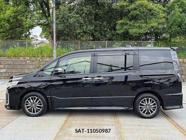 Toyota VOXY 2015-06 7458734-23