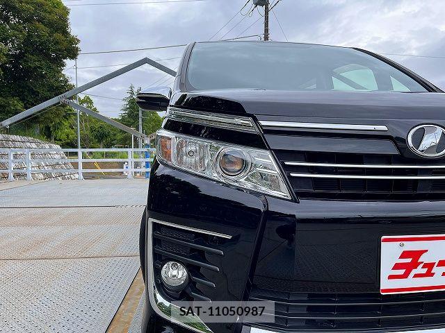 Toyota VOXY 2015-06 7458734-24