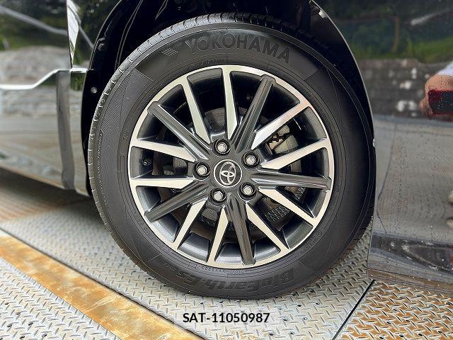 Toyota VOXY 2015-06 7458734-26