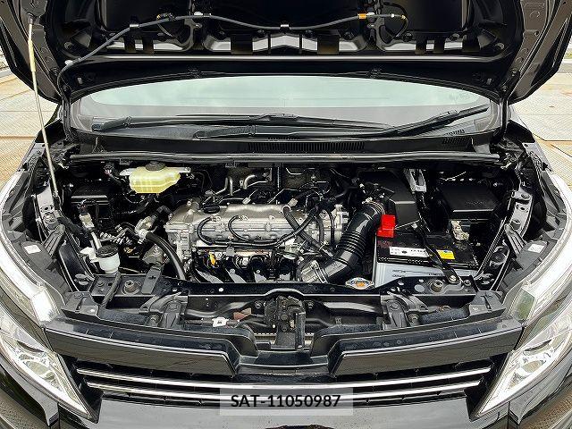 Toyota VOXY 2015-06 7458734-27
