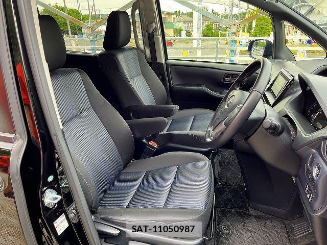 Toyota VOXY 2015-06 7458734-3