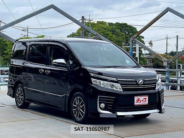 Toyota VOXY 2015-06 7458734-6