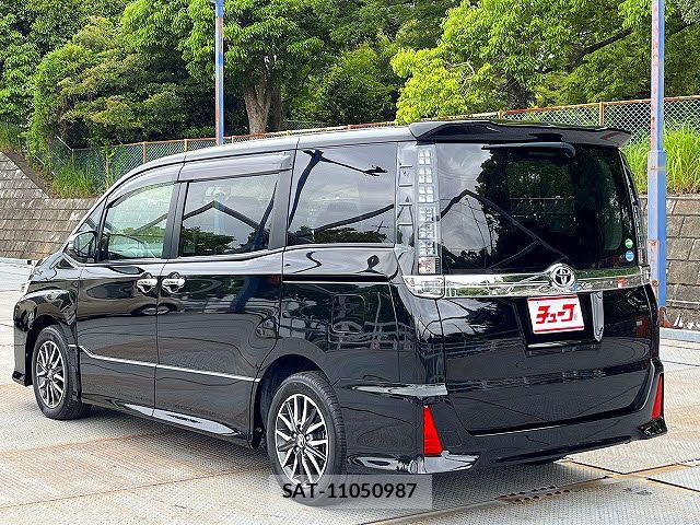 Toyota VOXY 2015-06 7458734-8