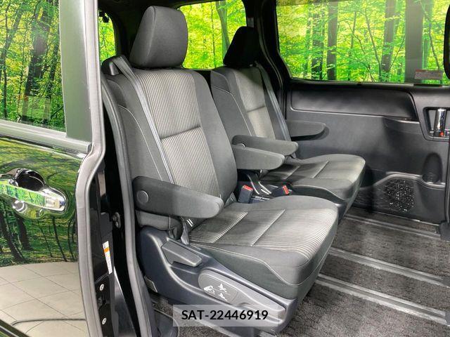 Toyota VOXY 2020-03 7458714-9