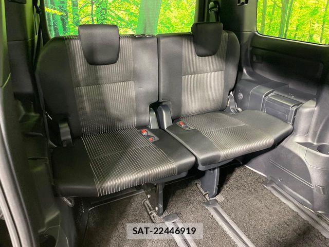 Toyota VOXY 2020-03 7458714-10