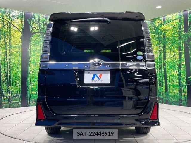 Toyota VOXY 2020-03 7458714-16