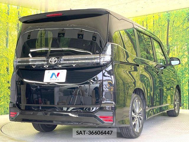 Toyota VOXY 2023-10 7458701-16