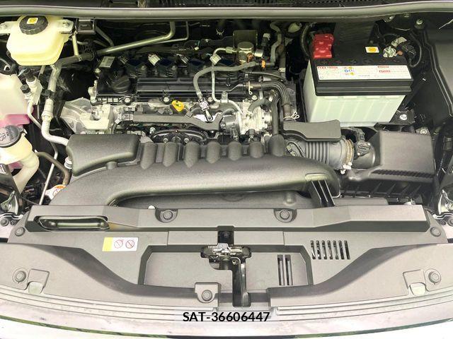 Toyota VOXY 2023-10 7458701-17