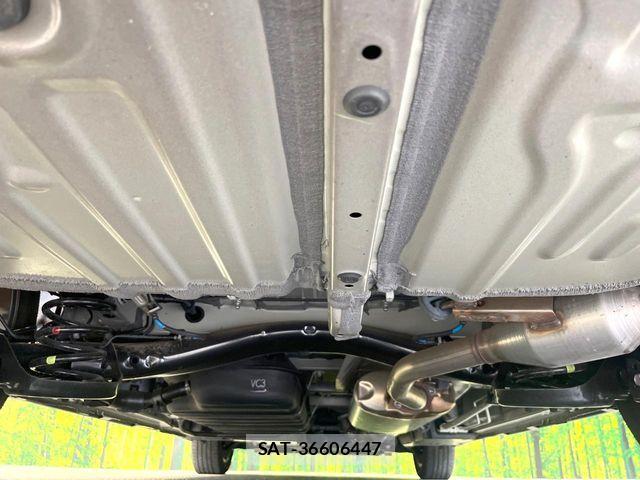 Toyota VOXY 2023-10 7458701-18