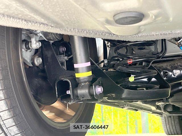 Toyota VOXY 2023-10 7458701-19