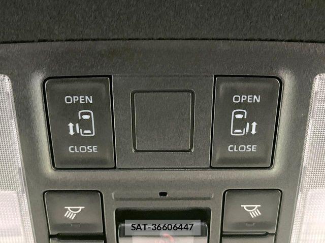 Toyota VOXY 2023-10 7458701-3