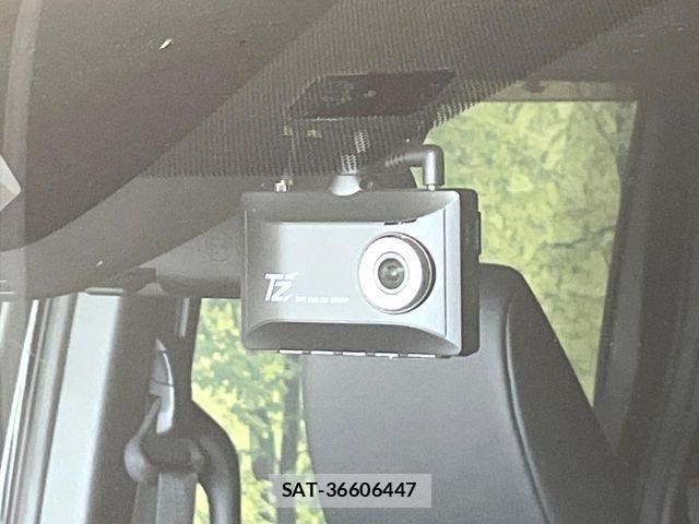 Toyota VOXY 2023-10 7458701-6