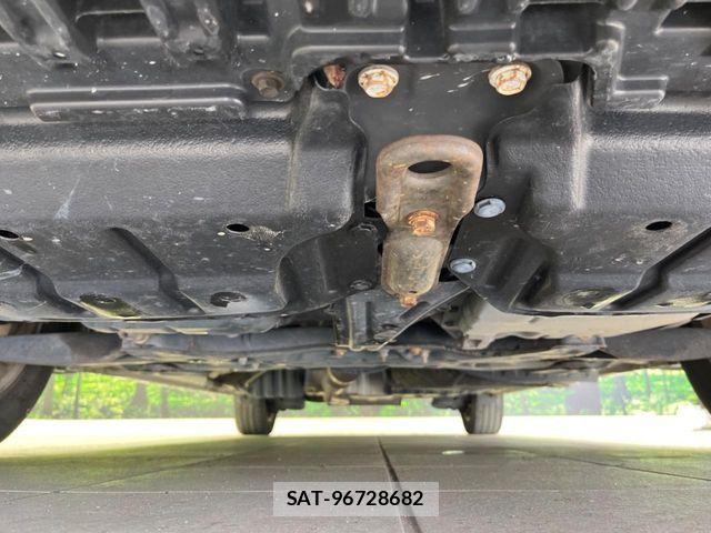 Toyota VOXY 2011-12 7458754-19