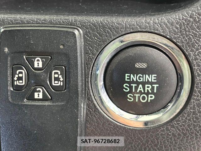 Toyota VOXY 2011-12 7458754-5