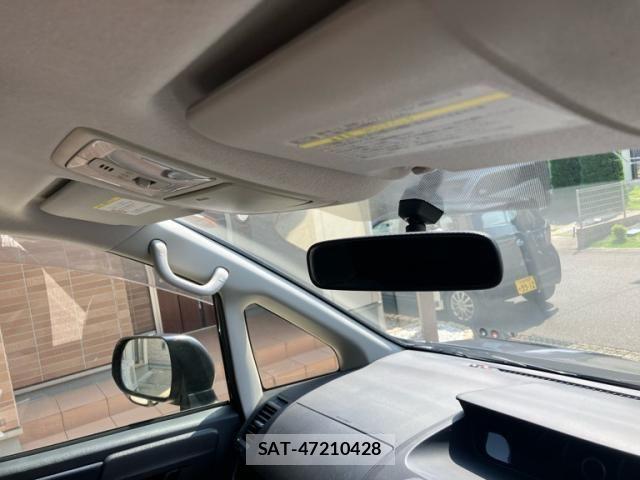 Toyota VOXY 2012-12 7458767-12