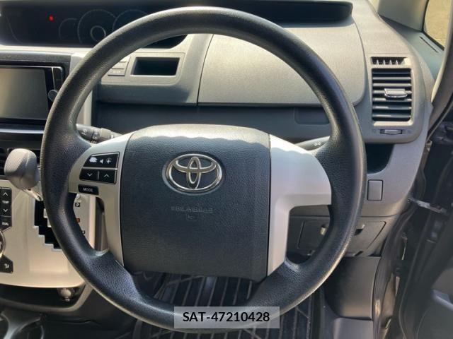 Toyota VOXY 2012-12 7458767-14
