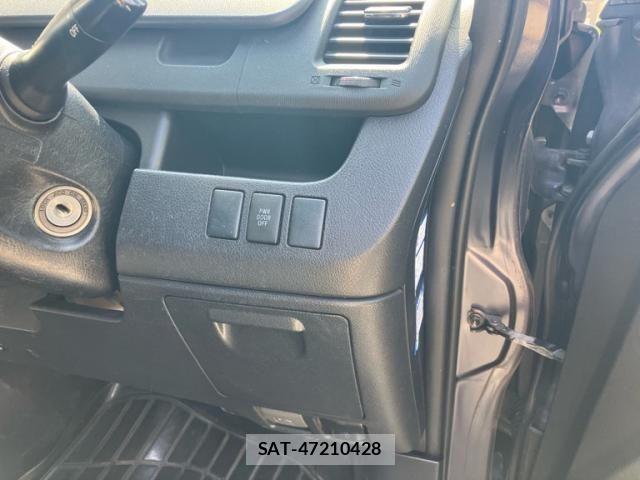Toyota VOXY 2012-12 7458767-15