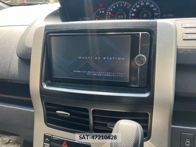 Toyota VOXY 2012-12 7458767-17