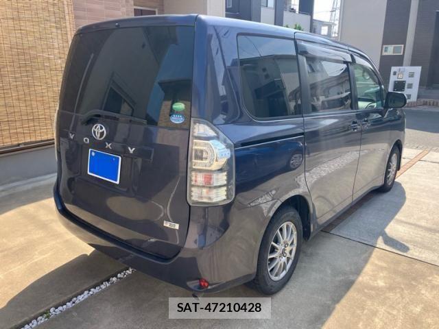 Toyota VOXY 2012-12 7458767-4