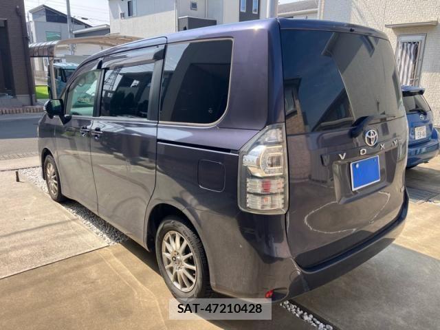 Toyota VOXY 2012-12 7458767-6