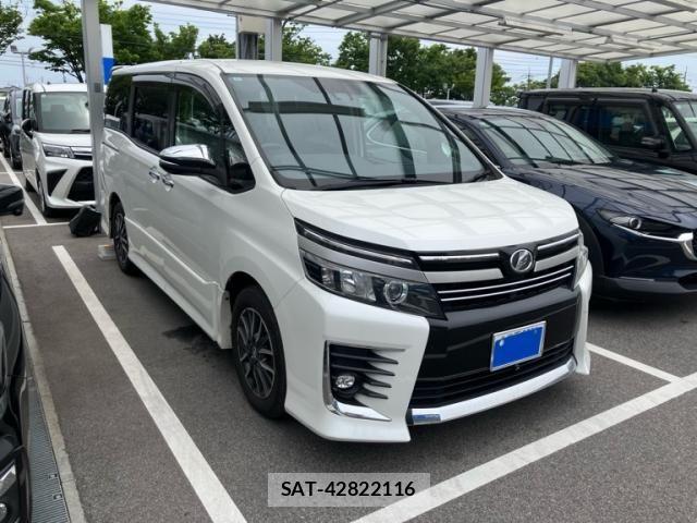 Toyota VOXY 2016-10 7458751-2