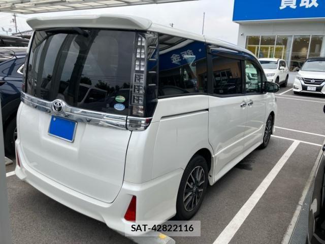 Toyota VOXY 2016-10 7458751-4