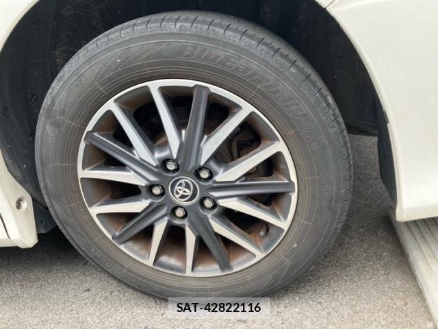Toyota VOXY 2016-10 7458751-7