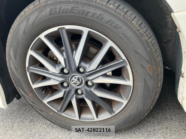 Toyota VOXY 2016-10 7458751-8