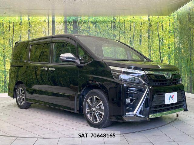 Toyota VOXY 2018-03 7458732-16