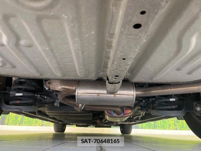 Toyota VOXY 2018-03 7458732-19