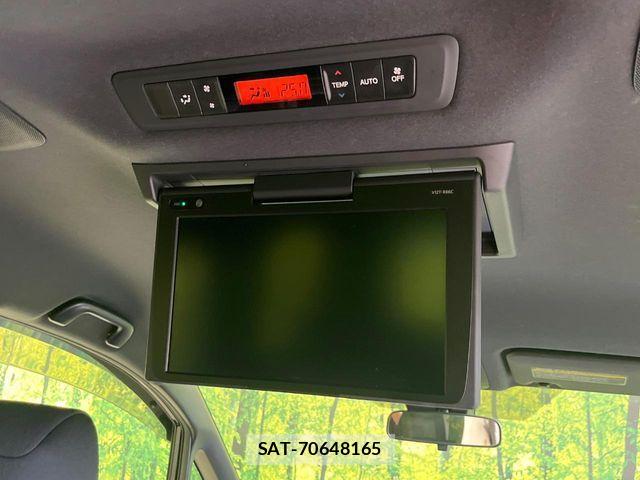 Toyota VOXY 2018-03 7458732-2