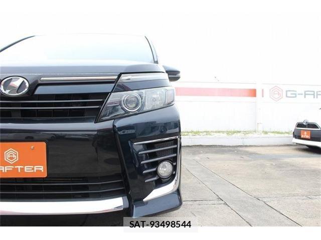 Toyota VOXY 2014-11 7458748-16