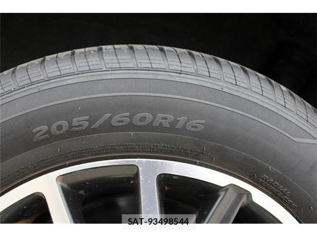 Toyota VOXY 2014-11 7458748-27