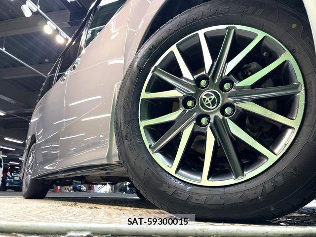 Toyota VOXY 2016-12 7458746-13