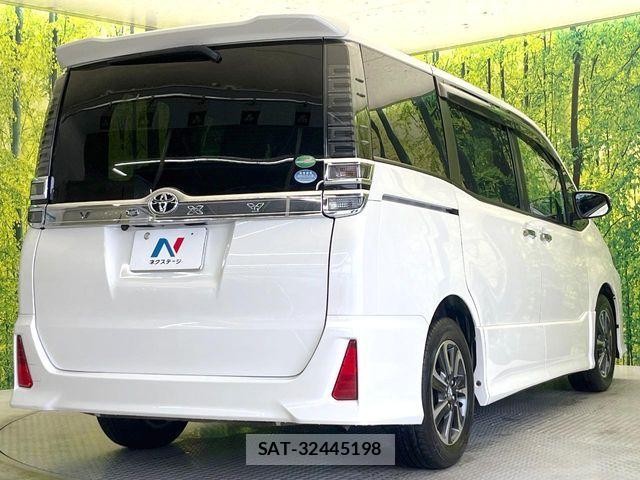 Toyota VOXY 2018-05 7458717-17