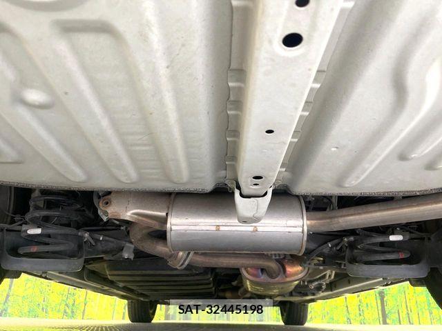 Toyota VOXY 2018-05 7458717-19