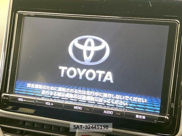 Toyota VOXY 2018-05 7458717-3
