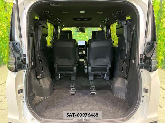 Toyota VOXY 2024-03 7458703-11