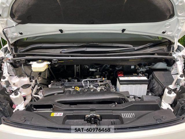 Toyota VOXY 2024-03 7458703-18