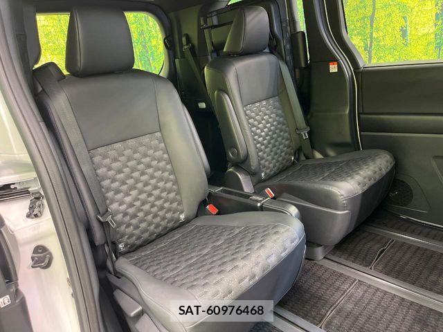 Toyota VOXY 2024-03 7458703-8