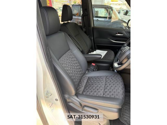 Toyota VOXY 2023-06 7458706-12