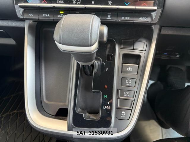 Toyota VOXY 2023-06 7458706-22