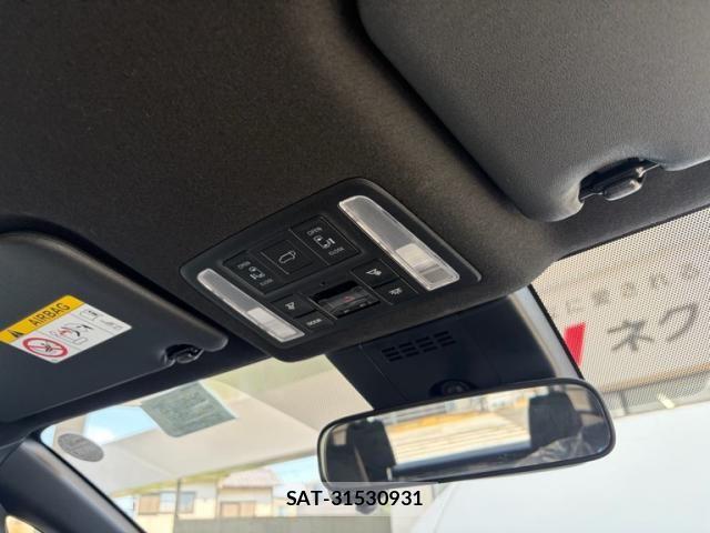 Toyota VOXY 2023-06 7458706-24